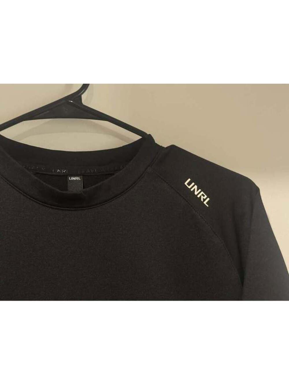 Medium UNRL Crewneck Sweatshirt - Picture 2 of 5
